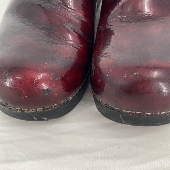 Dansko Professional Patent Leather Red Clogs Size 40 / 10 - Picture 6 of 13